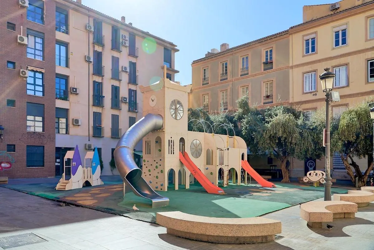 Urban Oasis In Historic Malaga Apartment